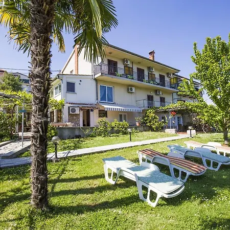 Apartments&rooms Ribarić
